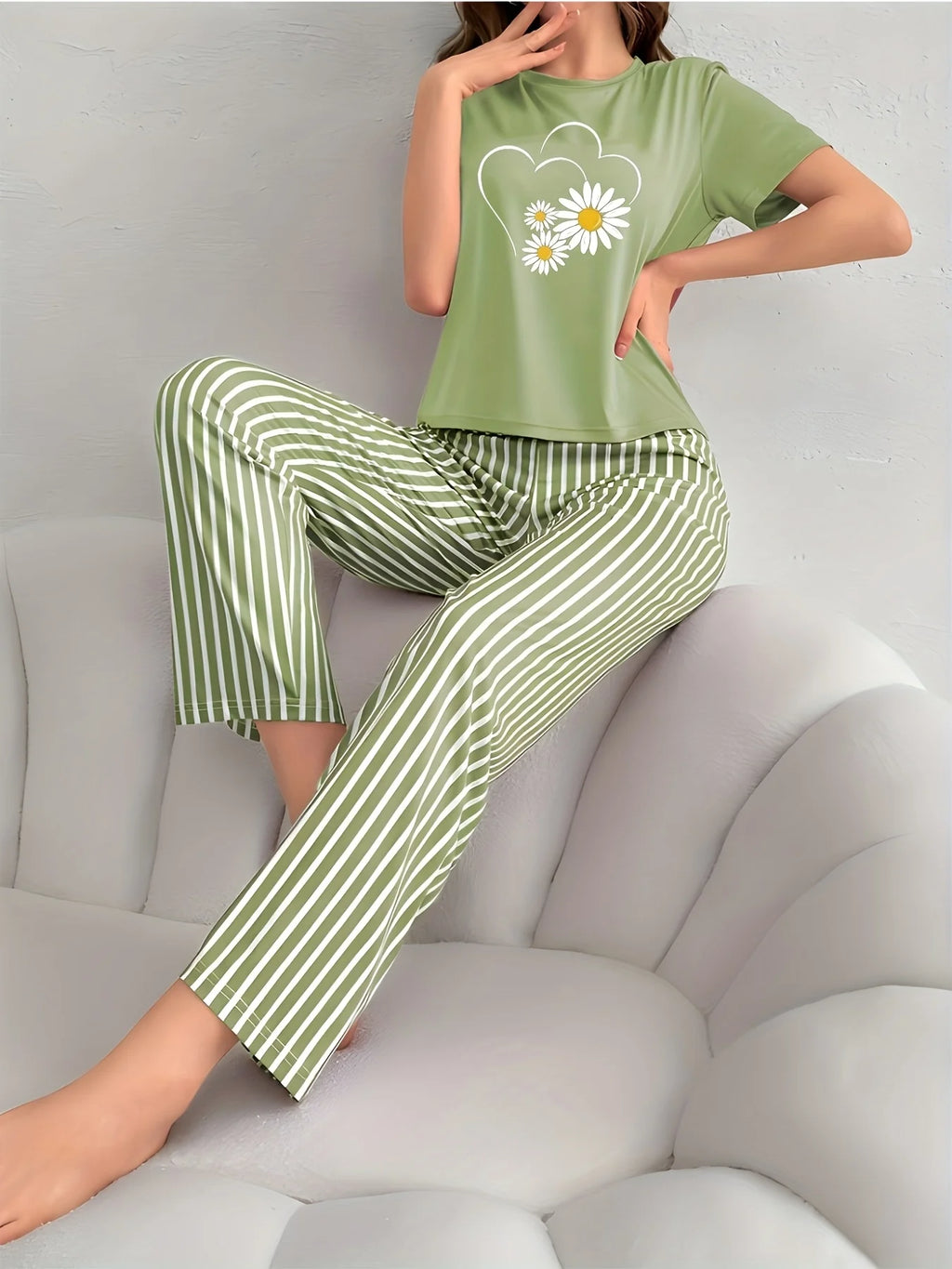 2-Piece Women’s Pajama Set – Elegant Floral Print for Spring & Summer